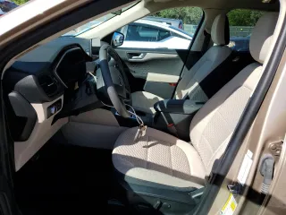2020 Ford Escape SE z VIN 1FMCU9G69LUB63156, wystawiony jako Copart lot #57412545 z przebiegiem 82 230 mil mil oraz Czysty tytuł • Clean title. Historia ofert i sprzedaży dostępna na DreamBid. Obrazek 7.