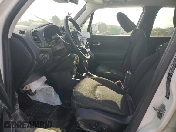 2020 Jeep Renegade Altitude with VIN ZACNJABB2LPL31651, listed as a Copart auction lot 68402614 with 135,031 mi miles and Salvage Title. Bid and sale history available at DreamBid. Image 7.