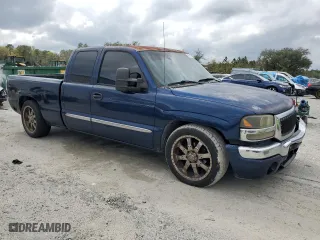 2003 GMC Sierra 1500 SLT with VIN 1GTEC19T33Z313379, listed as a Copart auction lot 48126095 with 256,458 mi miles and Salvage Title. Bid and sale history available at carsss.com. Image 4.