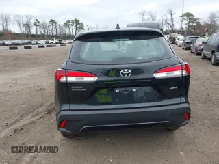 2025 Toyota Corolla Cross L z VIN 7MUAAABG5SV124532, wystawiony jako IAAI lot #42021771 z przebiegiem 7 mil mil oraz . Historia ofert i sprzedaży dostępna na DreamBid. Obrazek 16.
