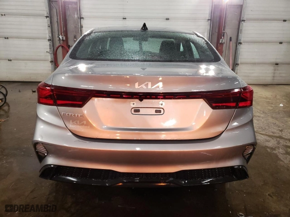 2022 Kia Forte LXS with VIN 3KPF24AD2NE470039, listed as a Copart auction lot 89075485 with 54,361 mi miles and Salvage Title. Bid and sale history available at carsss.com. Image 6.