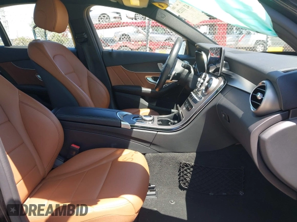 2020 Mercedes-Benz C 300 с VIN WDDWF8DB7LR561868, выставлен на аукционе IAAI как лот 42311129 с пробегом 32 038 миль миль и . История ставок и продаж доступна на DreamBid. Изображение 5.
