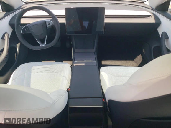 2025 Tesla Model 3 Long Range z VIN 5YJ3E1EA3SF975991, wystawiony jako Copart lot #55629765 z przebiegiem Nie podano mil oraz Szkoda całkowita • Salvage title. Historia ofert i sprzedaży dostępna na DreamBid. Obrazek 8.