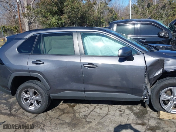 2022 Toyota RAV4 XLE with VIN 2T3W1RFVXNW201664, listed as a IAAI auction lot 41781586 with 59,236 mi miles. Bid and sale history available at carsss.com. Image 13.