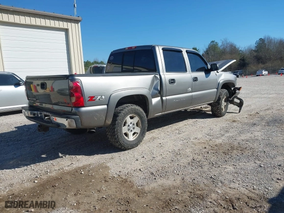 2006 Chevrolet Silverado 1500 LT1 with VIN 2GCEK13T861134800, listed as a IAAI auction lot 41667411 with 286,480 mi miles. Bid and sale history available at carsss.com. Image 4.