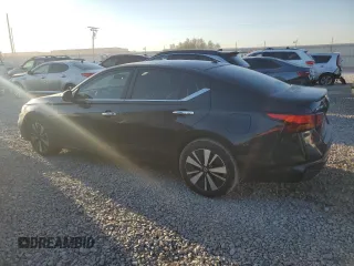 2021 Nissan Altima 2.5 SV with VIN 1N4BL4DV3MN365364, listed as a Copart auction lot 72580254 with 77,454 mi miles and Salvage Title. Bid and sale history available at carsss.com. Image 2.