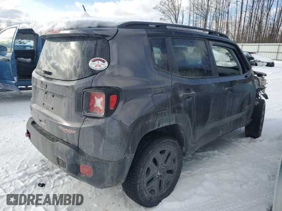 2018 Jeep Renegade Trailhawk with VIN ZACCJBCB5JPH06587, listed as a Copart auction lot 42870585 with 76,014 mi miles and Non Repairable. Bid and sale history available at carsss.com. Image 3.
