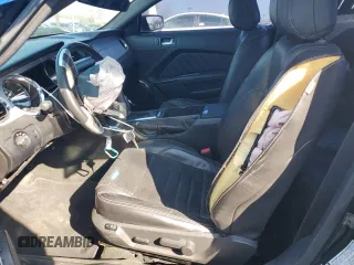 2014 Ford Mustang V6 с VIN 1ZVBP8AM4E5320093, выставлен на аукционе Copart как лот 56456695 с пробегом 138 493 миль миль и На запчасти • Non repairable. История ставок и продаж доступна на DreamBid. Изображение 7.
