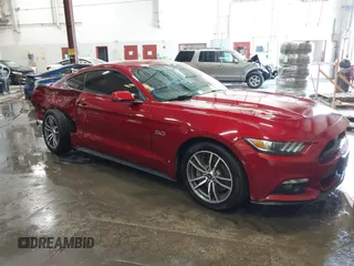 2016 Ford Mustang GT z VIN 1FA6P8CF8G5323039, wystawiony jako IAAI lot #42401530 z przebiegiem 110 572 mil mil oraz . Historia ofert i sprzedaży dostępna na DreamBid. Obrazek 1.