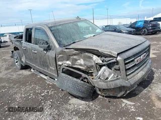 2015 GMC Sierra 1500 SLE z VIN 1GTV2UEC8FZ236801, wystawiony jako IAAI lot #42252185 z przebiegiem 199 367 mil mil oraz . Historia ofert i sprzedaży dostępna na DreamBid. Obrazek 1.