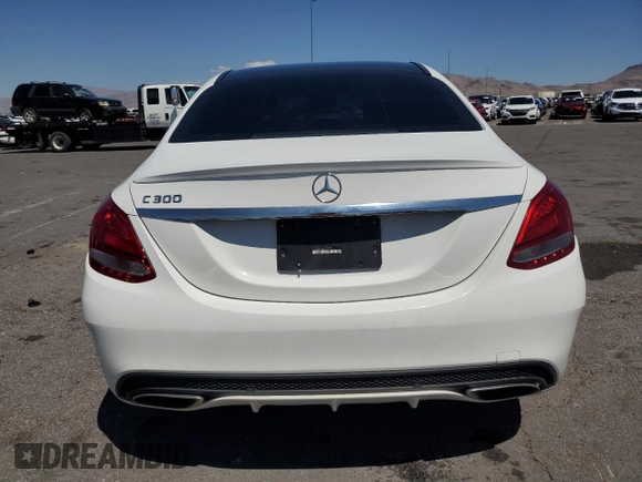 2016 Mercedes-Benz C 300 Luxury z VIN 55SWF4KB6GU138229, wystawiony jako Copart lot #55850125 z przebiegiem 122 107 mil mil oraz Szkoda całkowita • Salvage title. Historia ofert i sprzedaży dostępna na DreamBid. Obrazek 6.