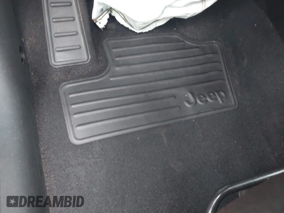 2018 Jeep Renegade Latitude z VIN ZACCJABB5JPJ62214, wystawiony jako IAAI lot #42187121 z przebiegiem 205 309 mil mil oraz . Historia ofert i sprzedaży dostępna na DreamBid. Obrazek 16.