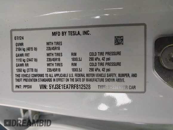 2024 Tesla Model 3 with VIN 5YJ3E1EA7RF812528, listed as a IAAI auction lot 40648421 with 3,231 mi miles. Bid and sale history available at carsss.com. Image 9.