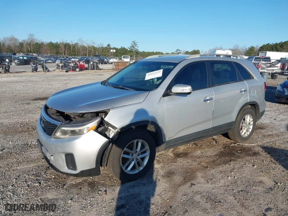 2015 Kia Sorento LX with VIN 5XYKTDA72FG606020, listed as a IAAI auction lot 41813214 with 120,294 mi miles. Bid and sale history available at carsss.com. Image 17.