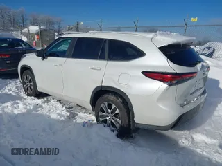 2023 Toyota Highlander L z VIN 5TDKDRBH5PS008770, wystawiony jako IAAI lot #41287960 z przebiegiem 26 822 mil mil oraz . Historia ofert i sprzedaży dostępna na DreamBid. Obrazek 3.
