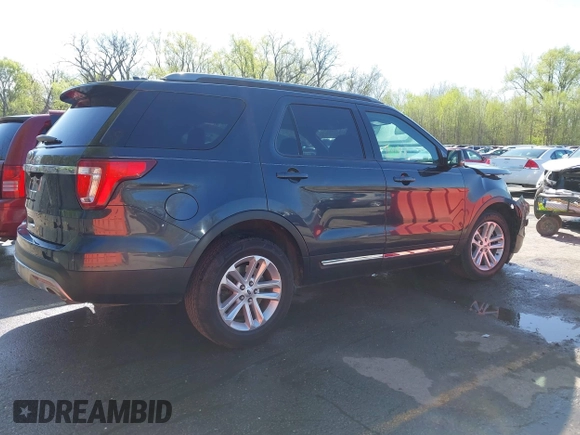 2017 Ford Explorer XLT with VIN 1FM5K7D84HGC76141, listed as a IAAI auction lot 41991832 with 143,504 mi miles and . Bid and sale history available at carsss.com. Image 4.