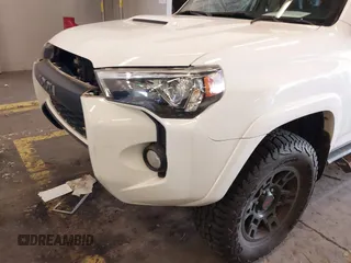 2018 Toyota 4Runner SR5 with VIN JTEBU5JRXJ5603321, listed as a IAAI auction lot 41671207 with 56,540 mi miles. Bid and sale history available at carsss.com. Image 20.