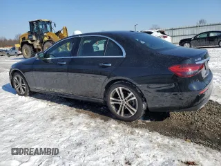 2021 Mercedes-Benz E-Class E 350 with VIN W1KZF8EB1MA935256, listed as a Copart auction lot 42143165 with 10,072 mi miles and Salvage Title. Bid and sale history available at carsss.com. Image 2.