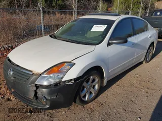 2008 Nissan Altima 2.5 S with VIN 1N4AL21E08N407922, listed as a IAAI auction lot 41889923 with 284,414 mi miles. Bid and sale history available at carsss.com. Image 2.