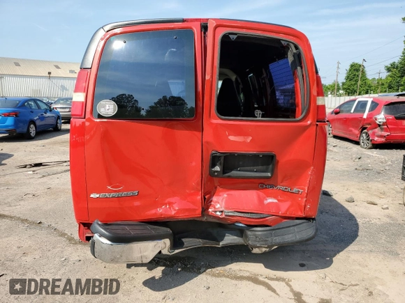 2003 Chevrolet Express Cargo z VIN 1GCFG15T431220187, wystawiony jako Copart lot #60332025 z przebiegiem 151 706 mil mil oraz Szkoda całkowita • Salvage title. Historia ofert i sprzedaży dostępna na DreamBid. Obrazek 6.