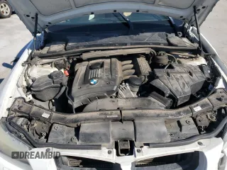 2011 BMW 3 Series 328i xDrive with VIN WBAUU3C52BA542516, listed as a Copart auction lot 81572764 with Not Provided miles and Salvage Title. Bid and sale history available at DreamBid. Image 13.
