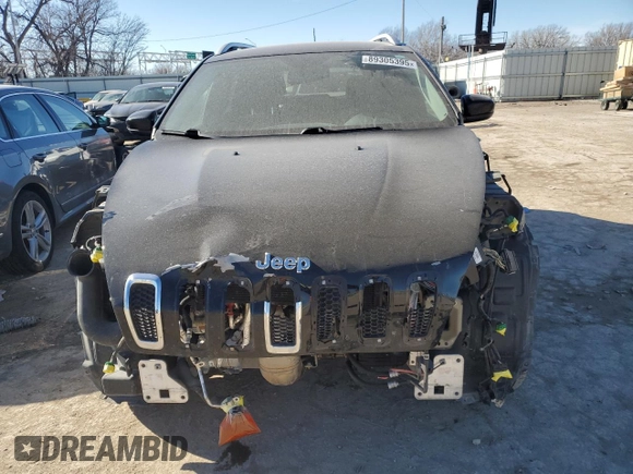 2017 Jeep Cherokee Latitude with VIN 1C4PJMCS0HW546838, listed as a Copart auction lot 89305395 with 57,581 mi miles and Salvage Title. Bid and sale history available at DreamBid. Image 5.
