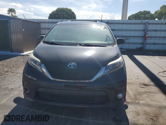 2017 Toyota Sienna SE with VIN 5TDXZ3DC7HS858021, listed as a Copart auction lot 65982715 with 73,647 mi miles and Clean title. Bid and sale history available at DreamBid. Image 5.