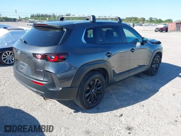 2024 Mazda CX-50 S Preferred z VIN 7MMVABBM8RN215110, wystawiony jako IAAI lot #41845039 z przebiegiem 8085 mil mil oraz . Historia ofert i sprzedaży dostępna na DreamBid. Obrazek 4.
