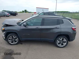 2017 Jeep Compass Limited z VIN 3C4NJDCB3HT680126, wystawiony jako IAAI lot #42556868 z przebiegiem 88 369 mil mil oraz . Historia ofert i sprzedaży dostępna na DreamBid. Obrazek 14.