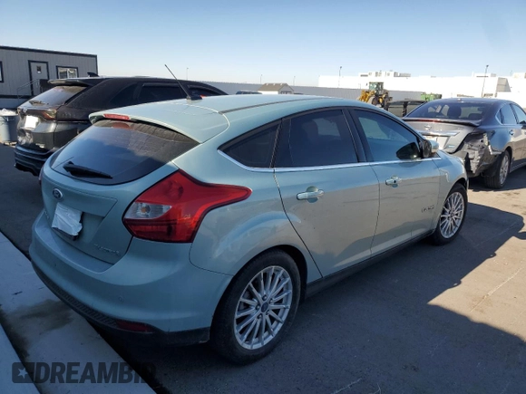 2013 Ford Focus Electric z VIN 1FADP3R46DL364373, wystawiony jako Copart lot #47291505 z przebiegiem 92 412 mil mil oraz Szkody całkowita. Historia ofert i sprzedaży dostępna na DreamBid. Obrazek 3.