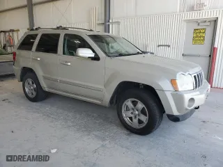 2007 Jeep Grand Cherokee Overland with VIN 1J8HR682X7C609308, listed as a Copart auction lot 52424375 with 204,412 mi miles and Clean Title. Bid and sale history available at carsss.com. Image 4.
