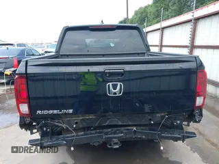 2017 Honda Ridgeline RTL z VIN 5FPYK2F55HB011463, wystawiony jako IAAI lot #42139030 z przebiegiem 59 066 mil mil oraz . Historia ofert i sprzedaży dostępna na DreamBid. Obrazek 21.