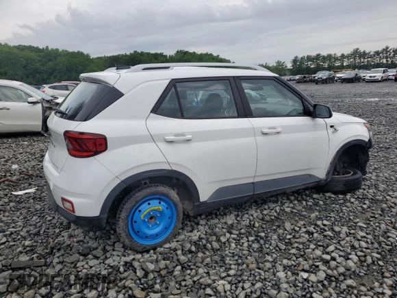 2020 Hyundai Venue SEL with VIN KMHRC8A33LU040202, listed as a Copart auction lot 63265265 with 72,572 mi miles and Salvage title. Bid and sale history available at DreamBid. Image 3.