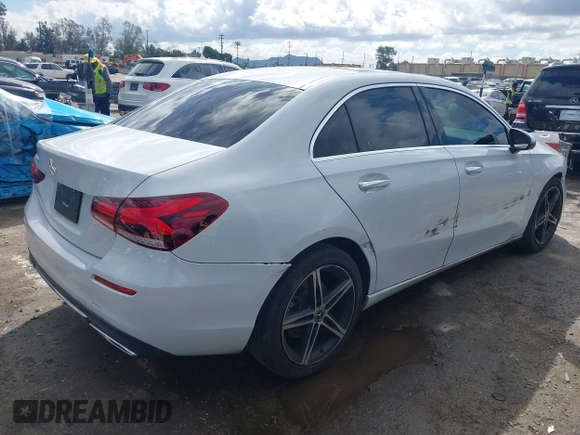 2022 Mercedes-Benz A 220 with VIN W1K3G4EB0NJ338614, listed as a IAAI auction lot 41709933 with 207,910 mi miles and . Bid and sale history available at DreamBid. Image 4.