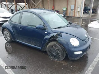 2003 Volkswagen New Beetle Coupe GL with VIN 3VWBK21C03M405877, listed as a IAAI auction lot 41851419 with 226,116 mi miles. Bid and sale history available at carsss.com. Image 1.
