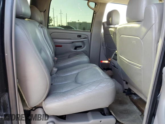 2004 GMC Yukon XL SLT with VIN 3GKEC16Z64G104538, listed as a Copart auction lot 81171464 with 159,244 mi miles and Salvage Title. Bid and sale history available at carsss.com. Image 11.