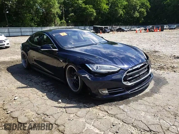 2013 Tesla Model S Performance с VIN 5YJSA1DP1DFP04055, выставлен на аукционе Copart как лот 57418615 с пробегом Не указан миль и Списание • Salvage title. История ставок и продаж доступна на DreamBid. Изображение 13.