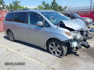 2013 Toyota Sienna SE с VIN 5TDXK3DC7DS287161, выставлен на аукционе IAAI как лот 42249232 с пробегом 168 307 миль миль и . История ставок и продаж доступна на DreamBid. Изображение 1.