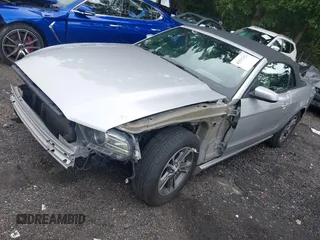 2014 Ford Mustang V6 with VIN 1ZVBP8EM3E5231996, listed as a IAAI auction lot 42537352 with 149,242 mi miles and . Bid and sale history available at DreamBid. Image 2.