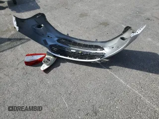 2018 Ford Fiesta SE z VIN 3FADP4BJ3JM110152, wystawiony jako Copart lot #50813155 z przebiegiem 90 729 mil mil oraz Szkoda całkowita • Salvage title. Historia ofert i sprzedaży dostępna na DreamBid. Obrazek 12.