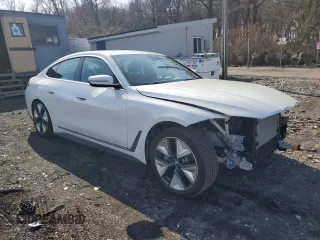 2024 BMW i4 xDrive40 z VIN WBY83FB06RFS94880, wystawiony jako Copart lot #45084805 z przebiegiem 7 053 mil mil oraz Szkoda całkowita • Salvage title. Historia ofert i sprzedaży dostępna na DreamBid. Obrazek 4.