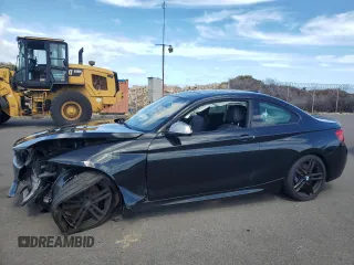 2018 BMW 2 Series M240i z VIN WBA2J5C56JVC07586, wystawiony jako Copart lot #61911775 z przebiegiem Nie podano mil oraz Czysty tytuł • Clean title. Historia ofert i sprzedaży dostępna na DreamBid. Obrazek 1.