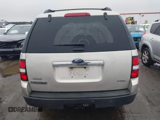 2007 Ford Explorer XLT with VIN 1FMEU63E27UB87065, listed as a IAAI auction lot 41572446 with 200,205 mi miles. Bid and sale history available at carsss.com. Image 16.