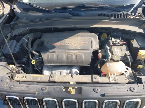 2016 Jeep Renegade Latitude z VIN ZACCJABT0GPD87340, wystawiony jako IAAI lot #42159423 z przebiegiem 121 869 mil mil oraz . Historia ofert i sprzedaży dostępna na DreamBid. Obrazek 10.
