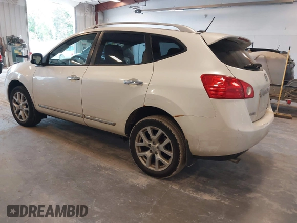 2011 Nissan Rogue S z VIN JN8AS5MV7BW256822, wystawiony jako IAAI lot #42323266 z przebiegiem 130 313 mil mil oraz . Historia ofert i sprzedaży dostępna na DreamBid. Obrazek 3.