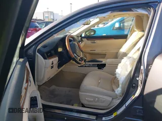 2013 Lexus ES 300h z VIN JTHBW1GG3D2015178, wystawiony jako IAAI lot #42045484 z przebiegiem 104 301 mil mil oraz . Historia ofert i sprzedaży dostępna na DreamBid. Obrazek 5.