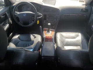 2005 Volvo V70 2.5L Turbo with VIN YV1SW592451510498, listed as a Copart auction lot 54067205 with 244,551 mi miles and Clean Title. Bid and sale history available at carsss.com. Image 8.