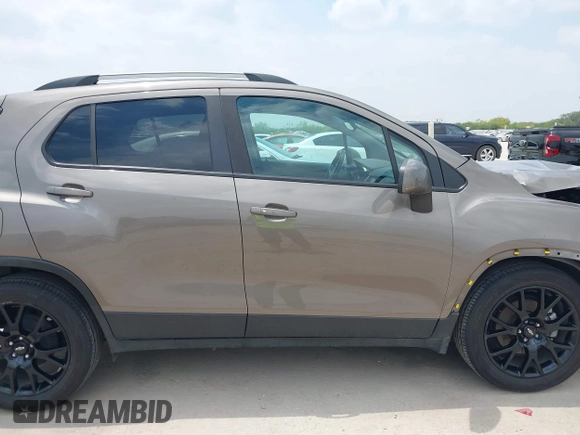 2021 Chevrolet Trax LT with VIN KL7CJLSBXMB359468, listed as a IAAI auction lot 41982149 with 199,685 mi miles and . Bid and sale history available at DreamBid. Image 13.