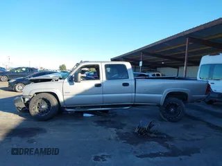 2006 Chevrolet Silverado 3500 SRW Wrk Trk with VIN 1GCHK33D46F268861, listed as a IAAI auction lot 41518243 with 117,900 mi miles. Bid and sale history available at carsss.com. Image 15.