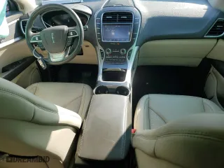 2020 Lincoln Nautilus Standard with VIN 2LMPJ6J96LBL31034, listed as a Copart auction lot 68655304 with 33,338 mi miles and Salvage Title. Bid and sale history available at carsss.com. Image 8.